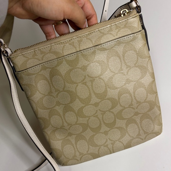 Coach Signature Tan Beige Crossbody Bag with golden hardware - Picture 6 of 14